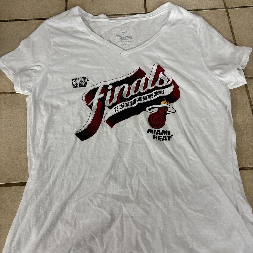 Miami Heat ‘22-‘23 Eastern Conference Champions Women's T-shirt Medium Fanatics